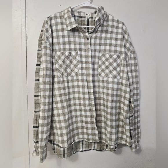 BKE Plaid Button Down Boyfriend Fit Long Sleeve Shirt! - Picture 1 of 5